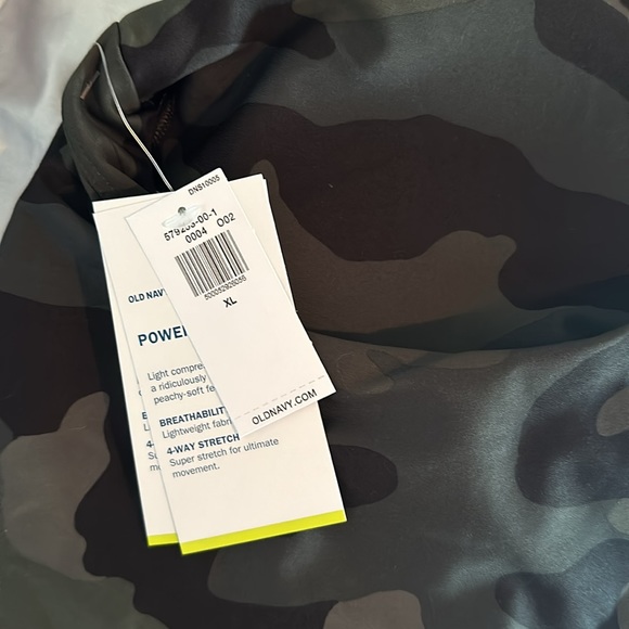 Camo Workout Croptop - Picture 3 of 4